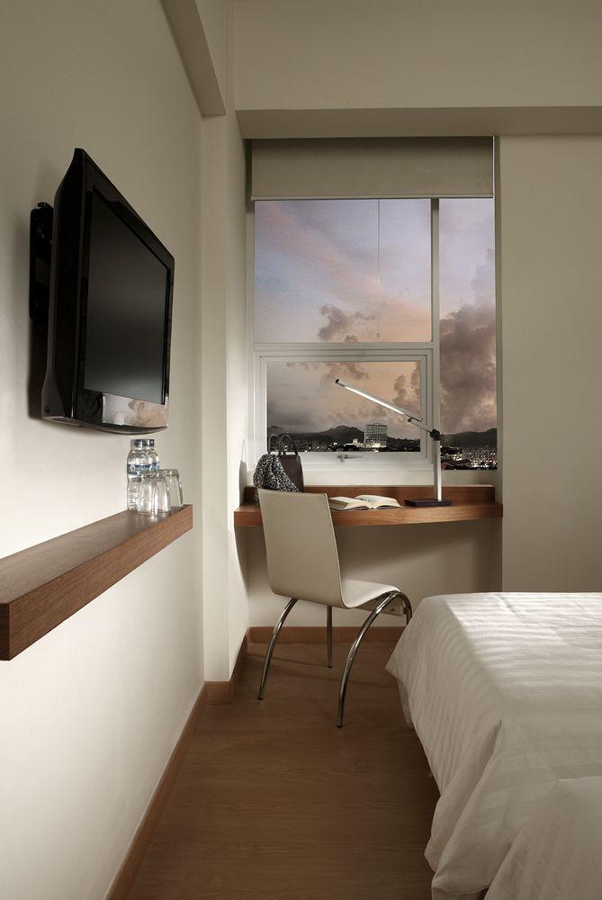 Whiz Hotel Malioboro Джок'якарта Екстер'єр фото